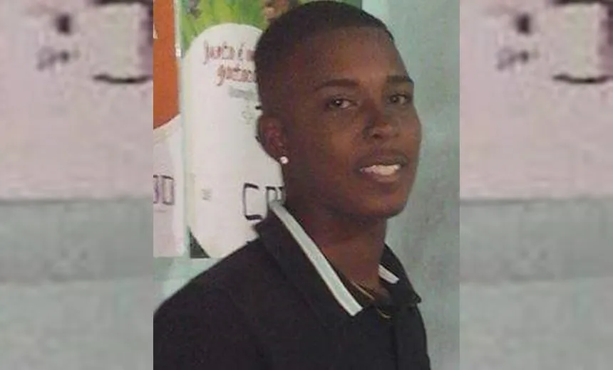 Jovem de 21 anos é morto a tiros no bairro do IAPI; crime é atribuído a traficantes de drogas
