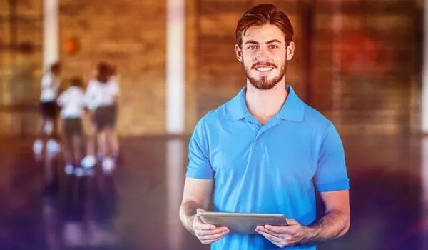 Professores de Educação Física usam recursos próprios para suprir carência de equipamentos para aulas 