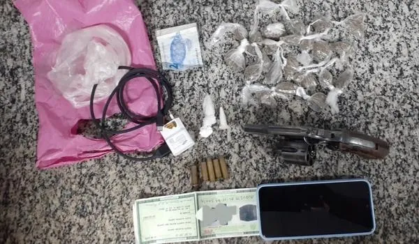 Traficantes atiram contra policiais militares e criminoso morre em confronto na Santa Cruz