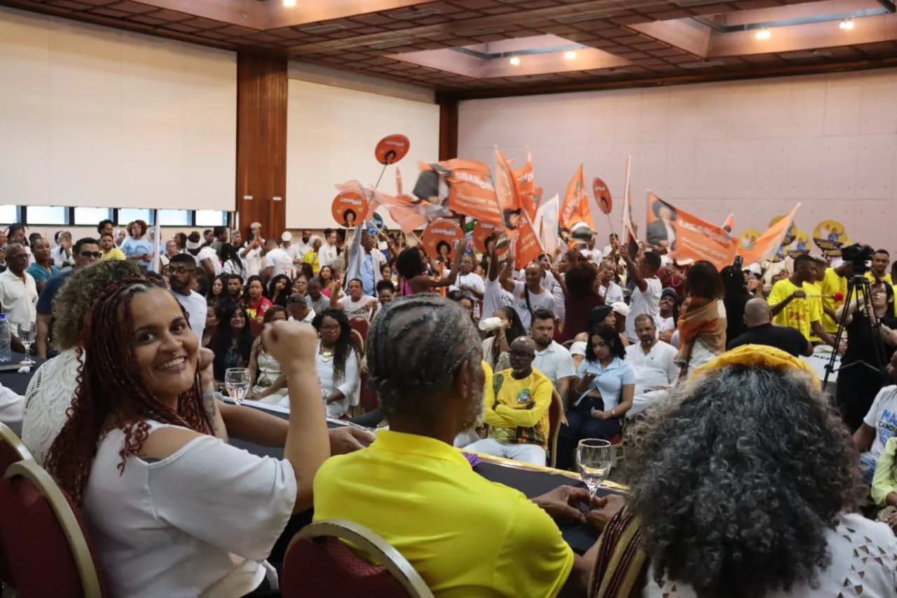 Delliana Ricelli durante convenção da federação PSOL-Rede que confirmou sua candidatura ao Senado pela Bahia