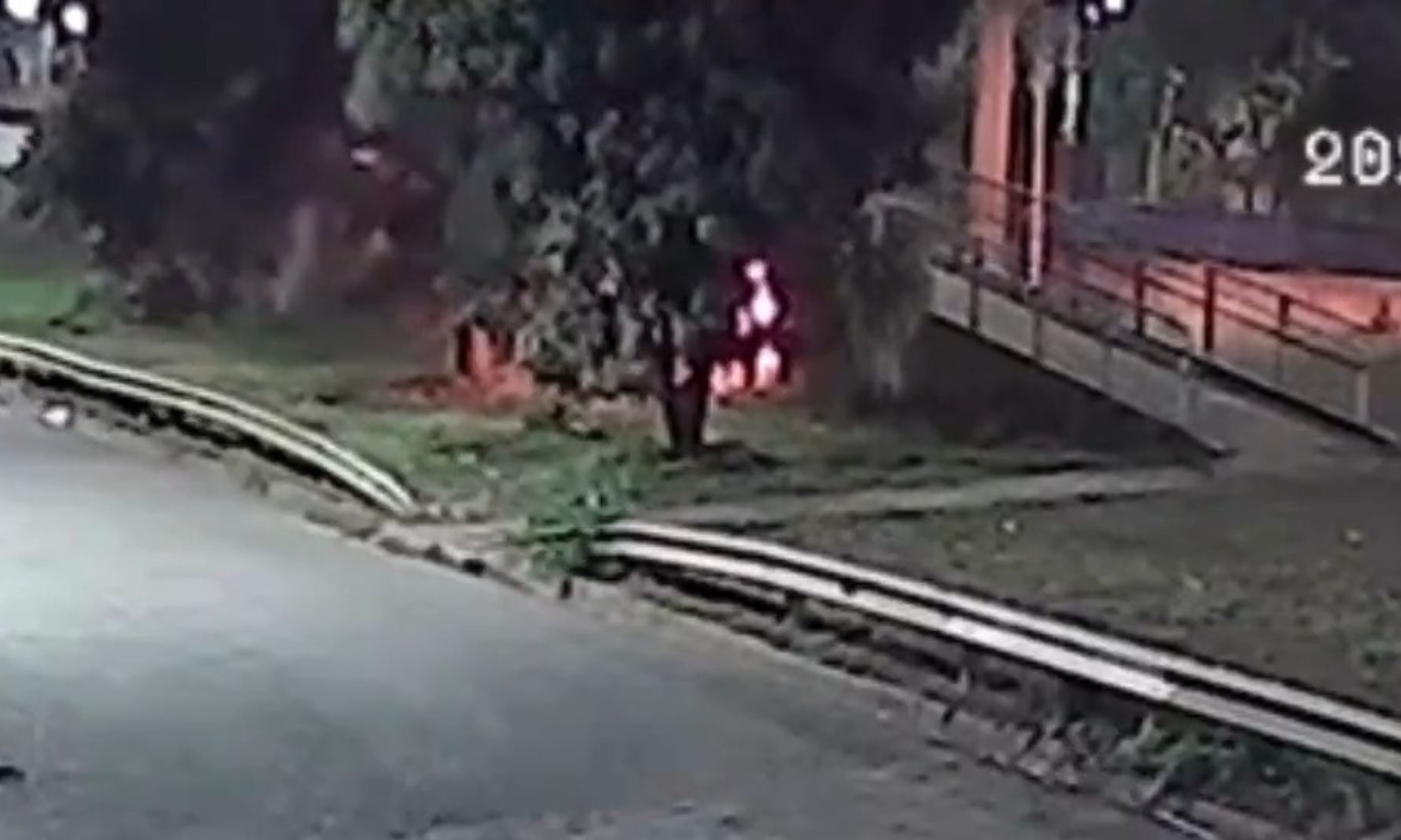 Mulher trans é queimada viva por outra mulher; crime teria sido por ciúmes.Foto: Reprodução