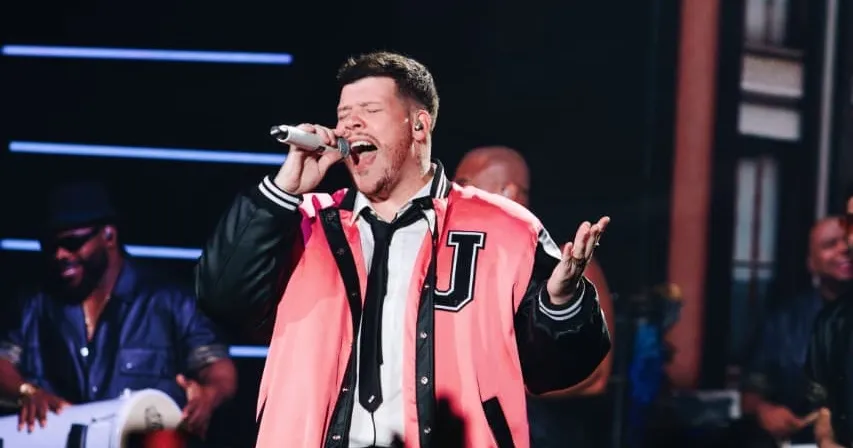 Ferrugem celebra 10 anos de carreira com show em Salvador