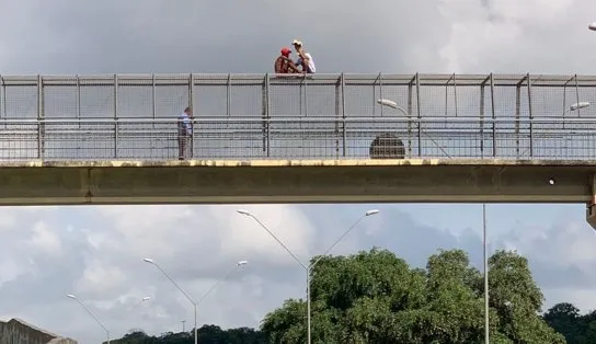 Isidório diz que “Deus lhe deu coragem” para ajudar jovem a não se jogar de viaduto: “Espírito Santo ajudou ele”