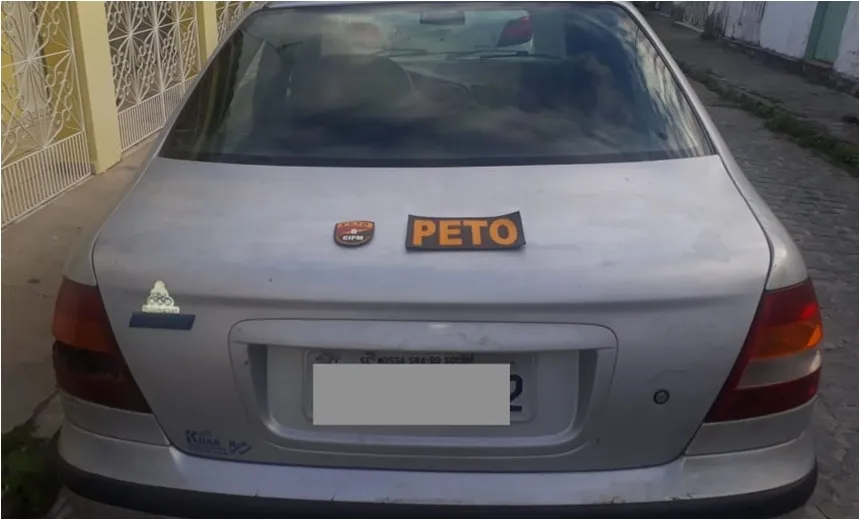Homem é preso com carro clonado durante blitze, no interior da Bahia