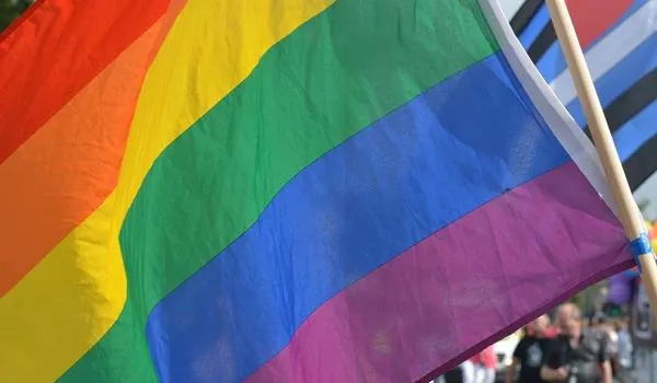  ACM Neto sanciona lei que multa em até R$ 100 mil estabelecimentos que praticarem crime de homofobia
