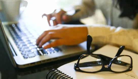 Com vagas para a Bahia, multinacional abre oportunidades de estágio com bolsa-auxílio de até R$ 2 mil; veja como se inscrever 