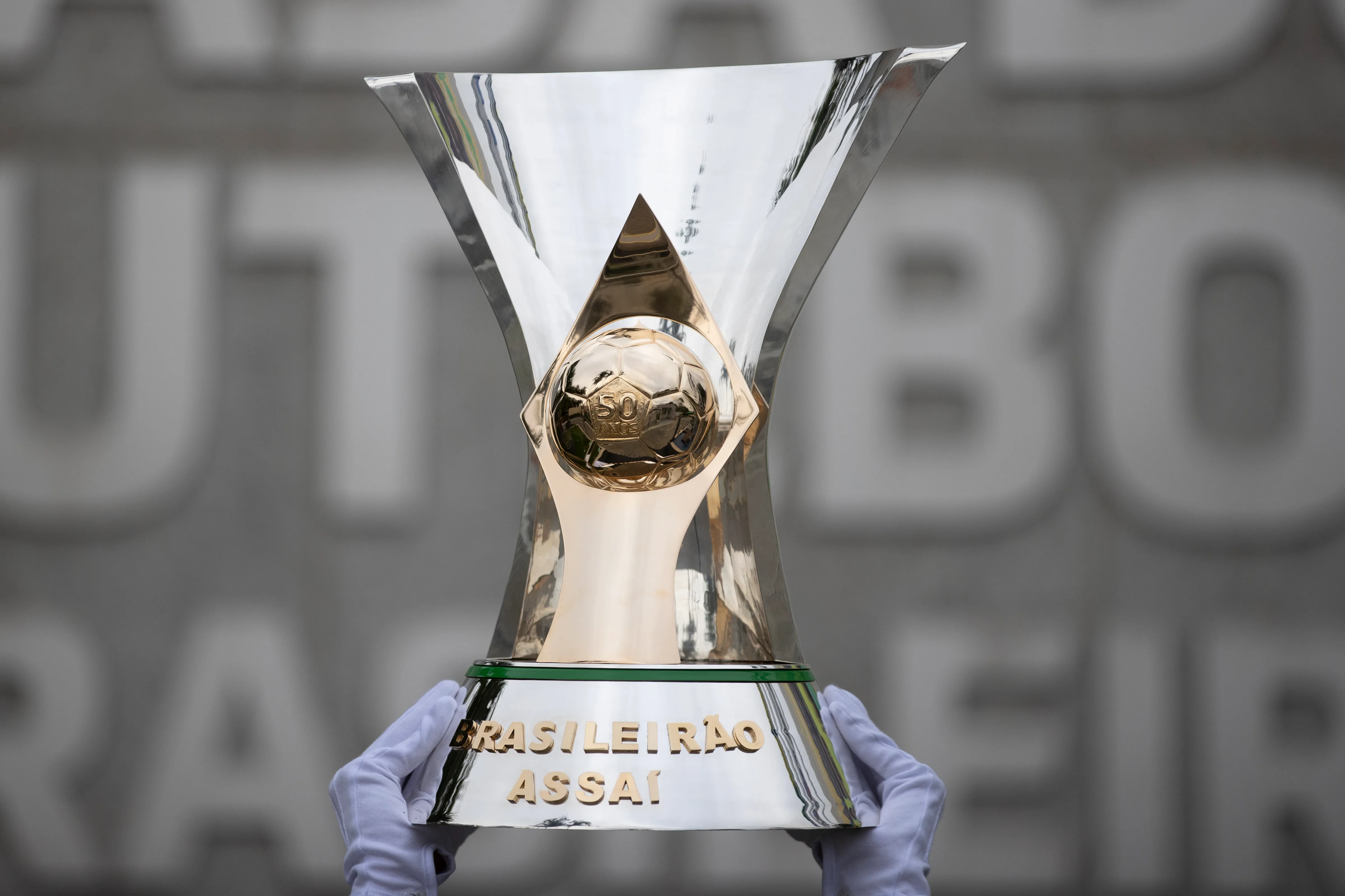 Governo pedirá à CBF a suspensão do Campeonato Brasileiro por tragédia no Sul