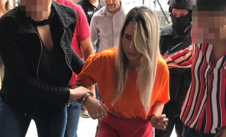 Chorando, mulher considerada maior traficante da Bahia diz que vai "escrever um livro" 