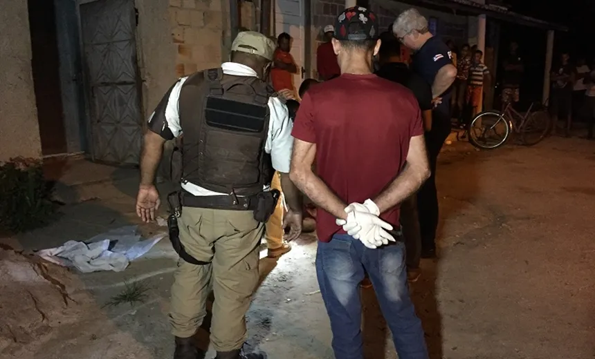 Homem mata namorada e fere o próprio irmão ao flagrar traição na Bahia 