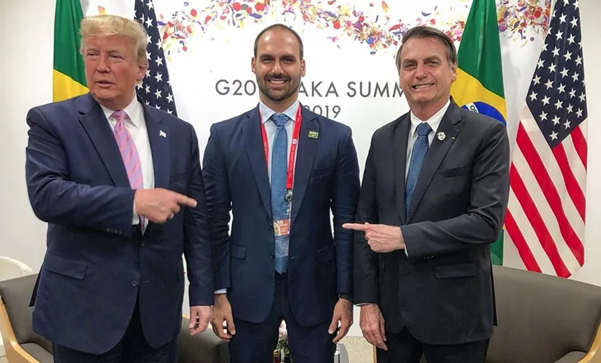 Bolsonaro mantém indicação de filho à embaixada dos EUA; "oportunamente será encaminhada mensagem ao senado"