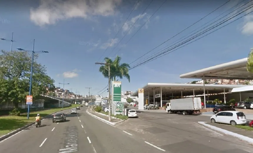 Homem é morto a tiros em via pública, na Avenida Bonocô