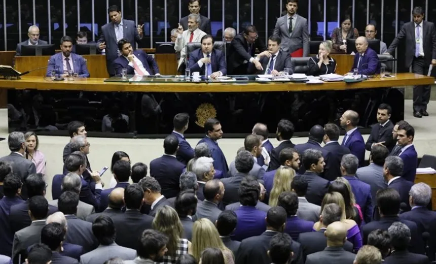 Câmara aprova projeto que define limite de gastos para campanha de 2020