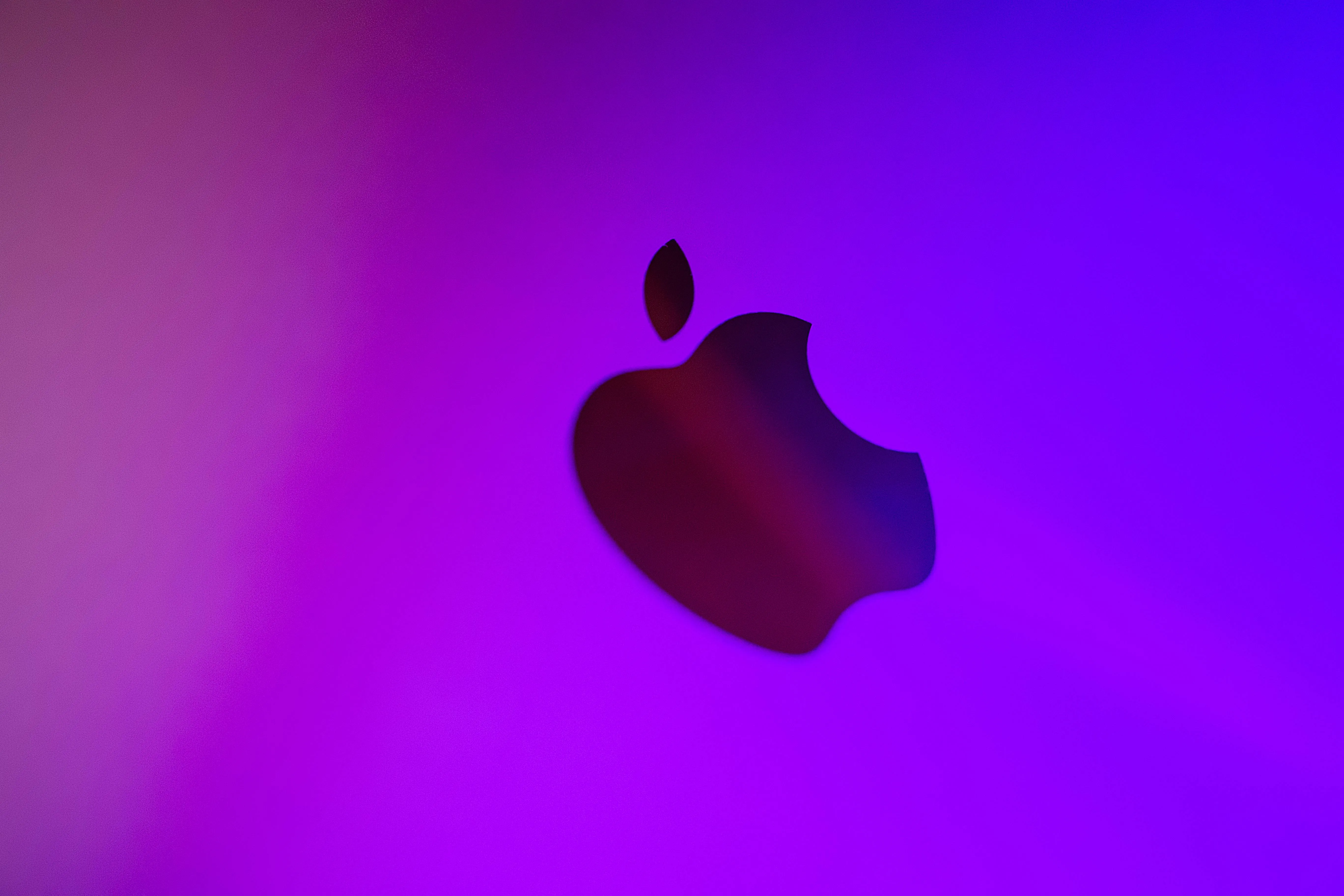 Apple lança iPhone 17 com modelo ultrafino e avanços em IA