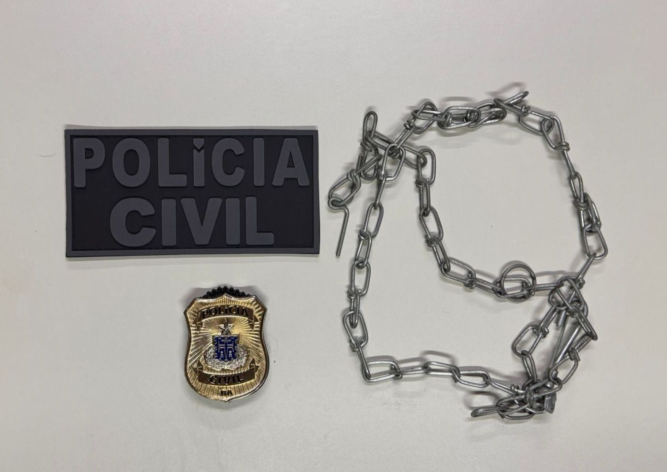 Mulher É Encontrada Acorrentada Pelo Pescoço Em Cativeiro Na Bahia