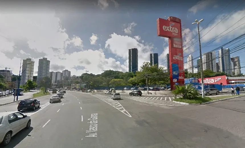 Idosa é atropelada por ônibus na Vasco da Gama; trânsito congestiona