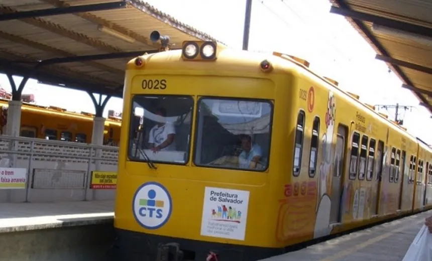 Problema elétrico provoca parada nos trens do subúrbio da capital baiana