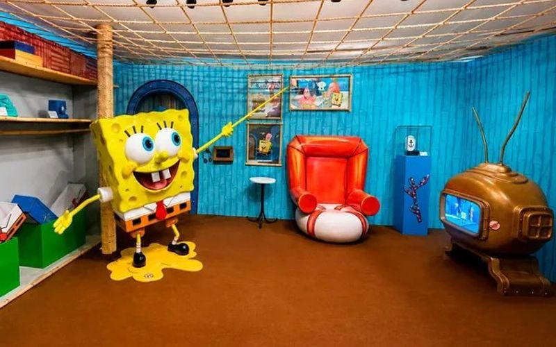Divers&atilde;o para toda a fam&iacute;lia! A exposi&ccedil;&atilde;o interativa leva os visitantes ao universo da Fenda do Biqu&iacute;ni com cen&aacute;rios imersivos e muita tecnologia/Foto: Divulga&ccedil;&atilde;o&nbsp;