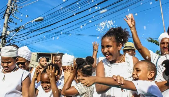 Membros de terreiros do Engenho Velho da Federação fazem manifestação contra intolerância religiosa