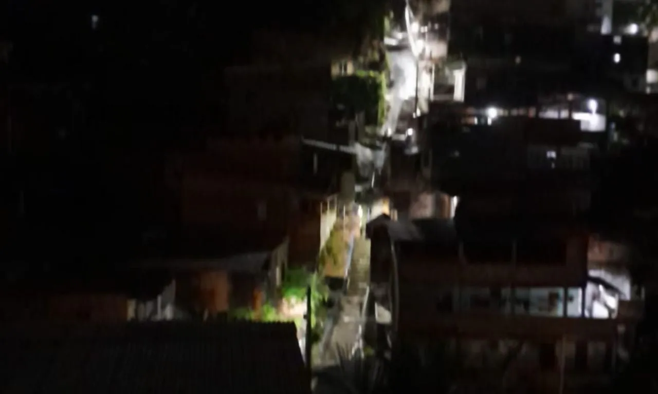 VÍDEO: guerra entre facções assusta moradores de Tancredo Neves, em Salvador
