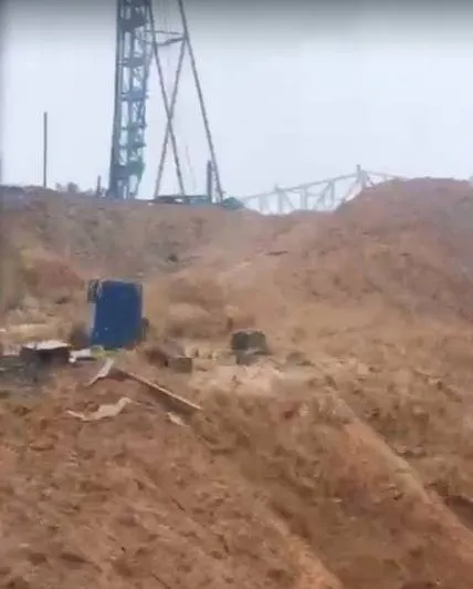 Prefeitura notifica supermercado no Cabula após deslizamento em obra provocar prejuízos