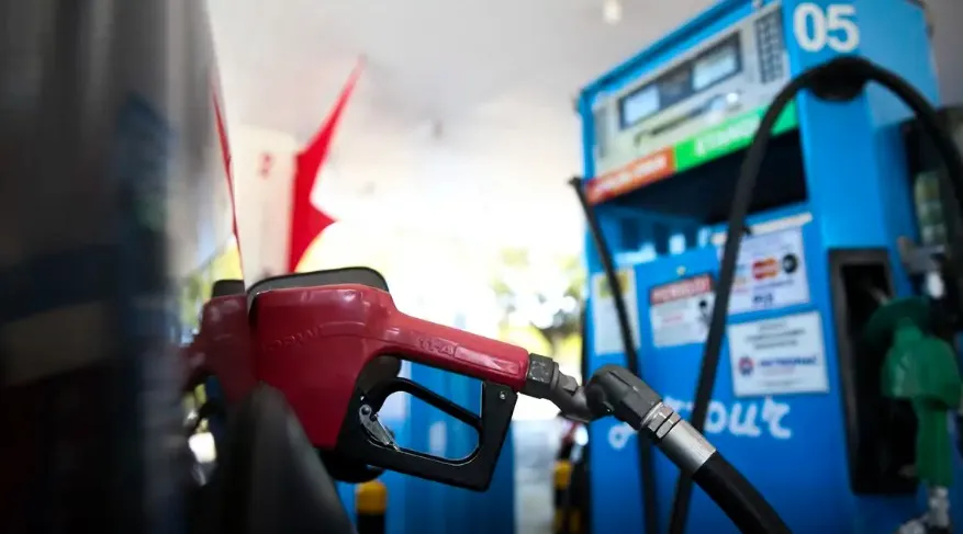Governo anuncia medidas para conter alta do diesel