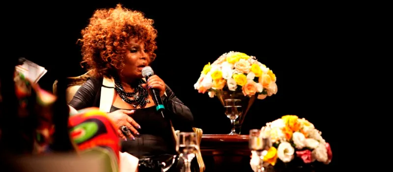 “ELZA CANTA LUPI”: Elza Soares apresenta show inédito na Concha Acústica