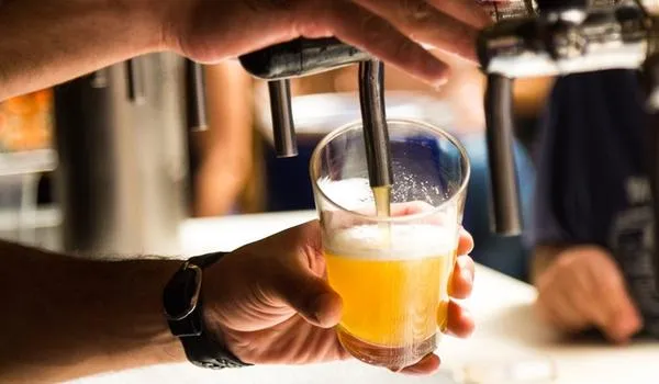 Cerveja contaminada pode ser causa de síndrome que matou uma pessoa
