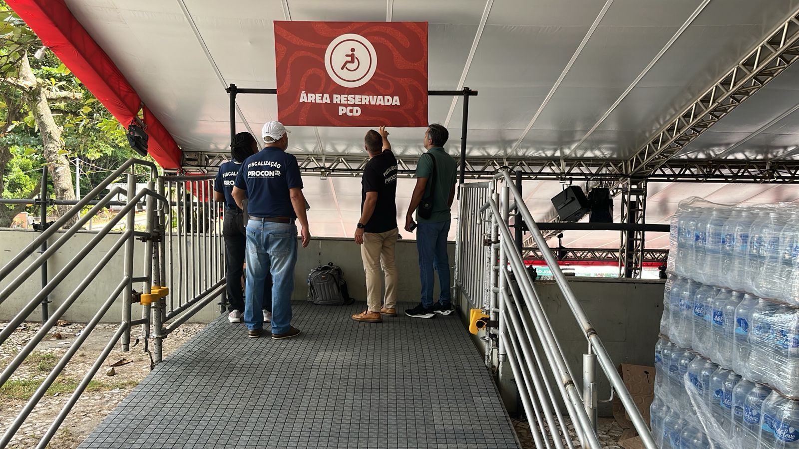 Técnicos inspecionaram estruturas de camarotes privados e encontraram irregularidades. Foto: Divulgação | SJDH