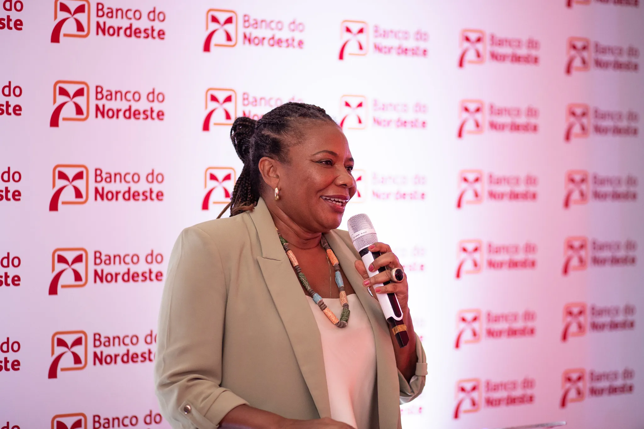 'MinC não dá dinheiro a artistas', diz Margareth Menezes sobre Lei Rouanet