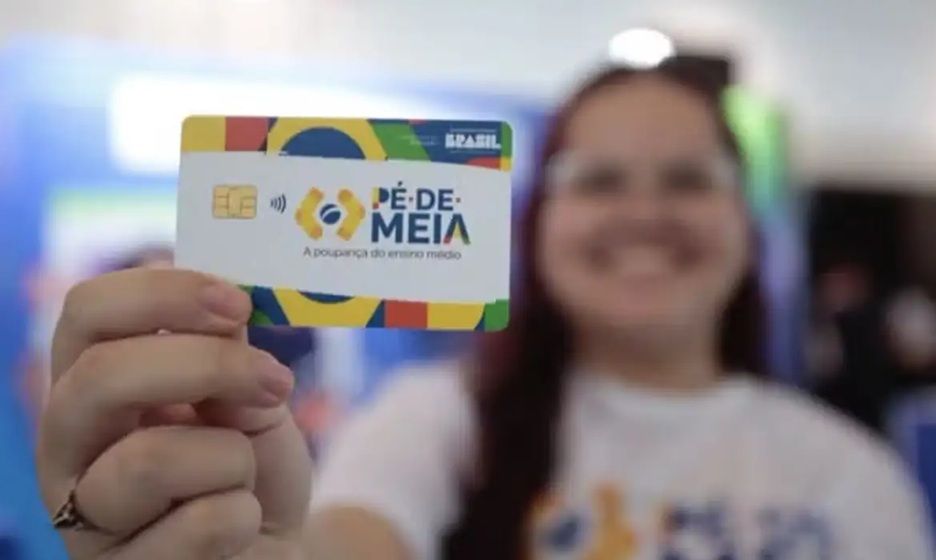 Pé De Meia 2025 Estudantes Recebem R$ 200 Mensais Por Frequência Mínima Nas Aulas