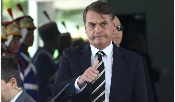 "Vão cair do cavalo sobre o vídeo", diz Bolsonaro se referindo à acusação de Moro