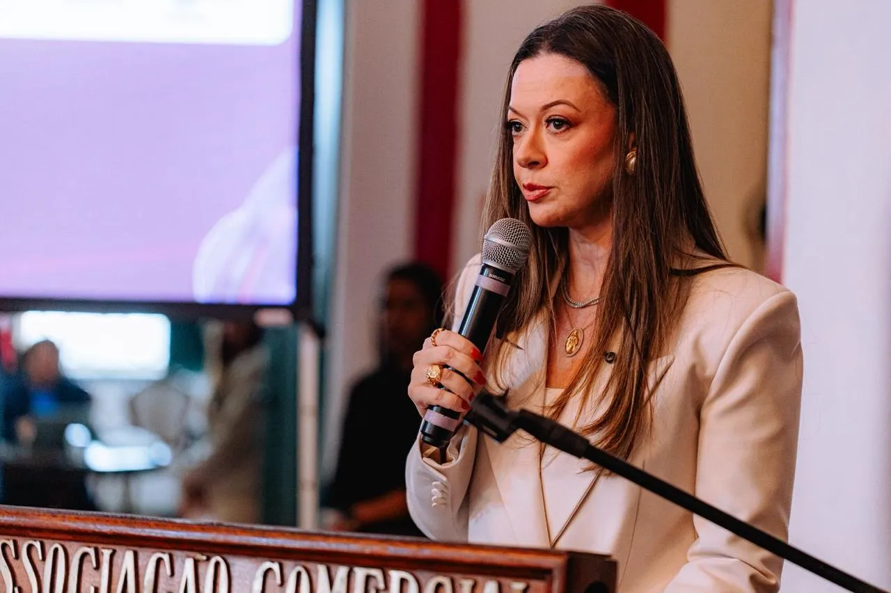 Isabela Suarez reforça liderança feminina em novenário do Senhor do Bonfim