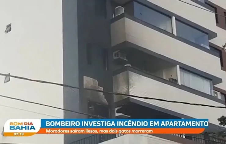 Corpo de Bombeiros investiga causa de incêndio em apartamento na Pituba