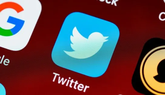 Twitter anuncia ferramenta para combater fake news no Brasil; recurso tem relação com as eleições de 2022