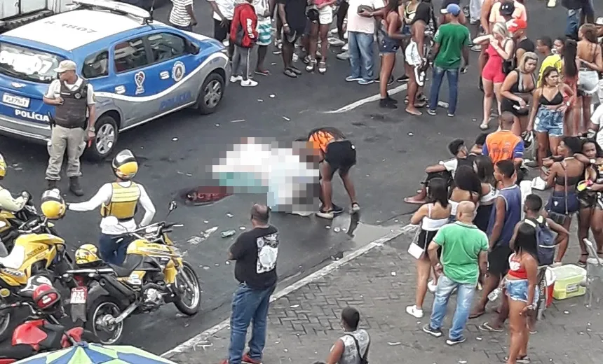 Vídeos mostram confusão após homicídio na porta de festa de funk em Salvador; assista