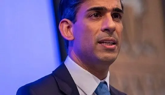Terceiro no cargo em menos de dois meses, Rishi Sunak é o novo primeiro-ministro do Reino Unido