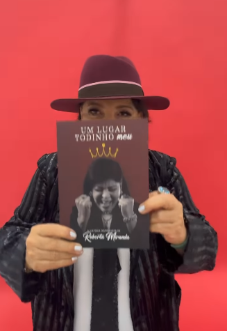 Livro Roberta Miranda. Foto: @ robertamiranda
