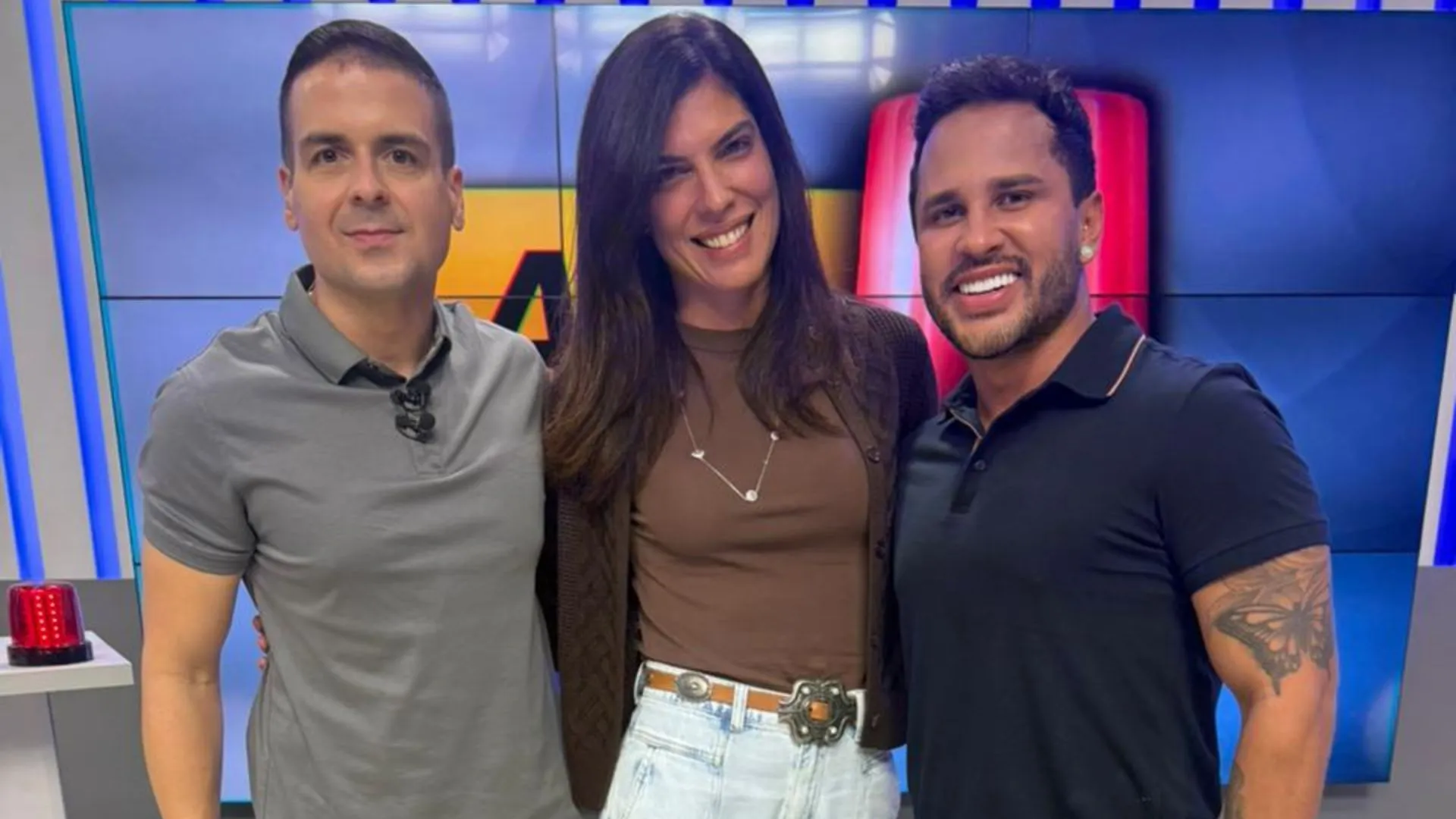 Lucas Guimarães é recebido por Ana Coelho e Juca na TV Aratu
