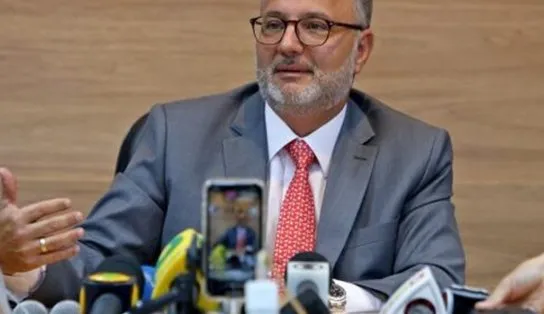 Autoridades cobram posicionamento de Rui Costa após agressão de secretário à chef de cozinha