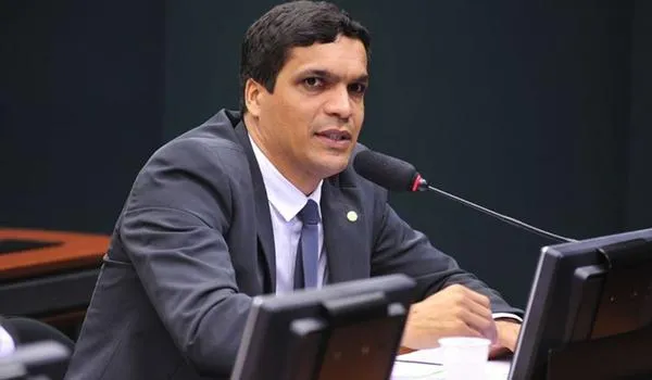Daciolo cita possível candidatura em 2022 e critica Bolsonaro em publicação nas redes sociais; veja