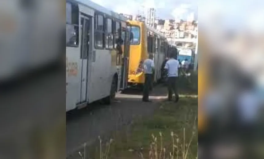 Ônibus quebra e deixa trânsito complicado na região da LIP