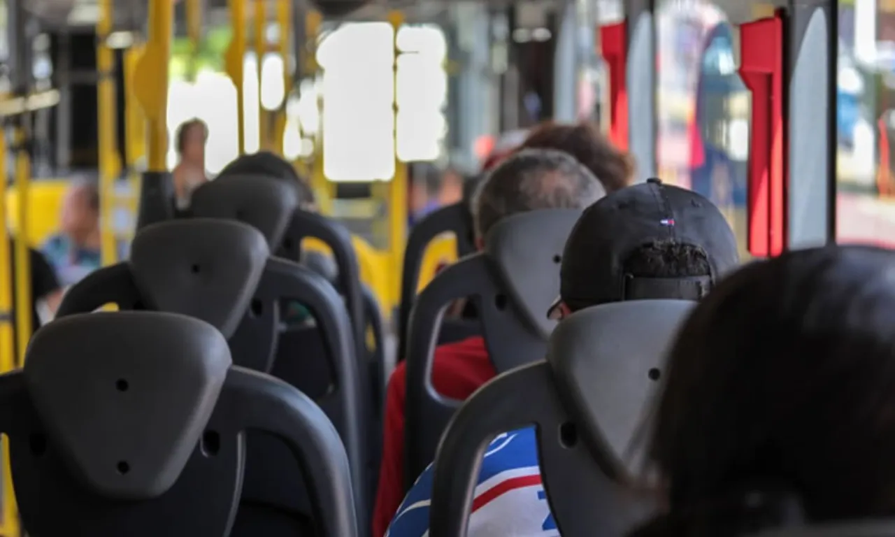 Ônibus