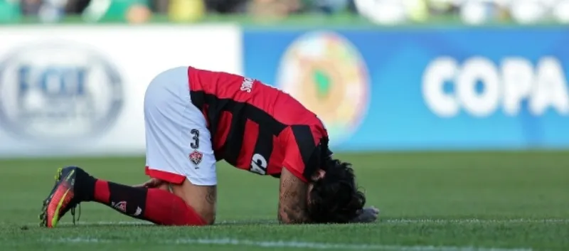 POLÊMICA: Internacional vê brecha para acionar tapetão por atleta ‘irregular’ do Vitória, diz portal UOL