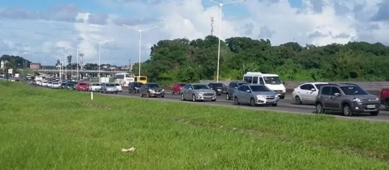 VAI VIAJAR?: Confira aqui informações sobre o trânsito na capital e no caminho para outras cidades