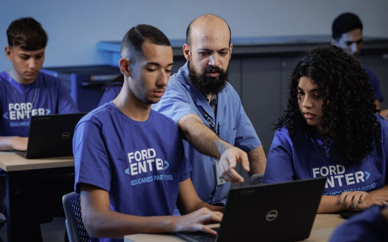 Se voc&ecirc; tem +16 anos e sonha em trabalhar com programa&ccedil;&atilde;o, essa &eacute; a sua chance de estudar de gra&ccedil;a, com apoio financeiro e ainda sair preparado para o mercado/Foto: Divulga&ccedil;&atilde;o/Ford Enter