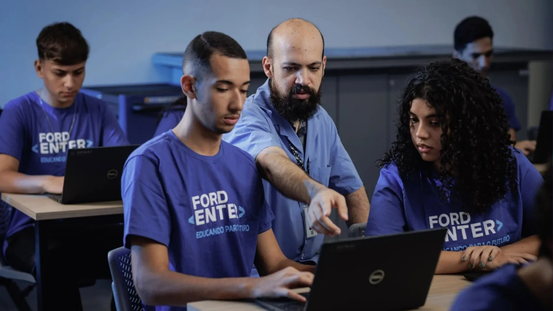 Ford oferece vagas gratuitas para formação profissional em Salvador