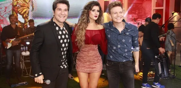 “Nem Jesus agradou todo mundo”, diz Paula Fernandes sobre figurino curtinho