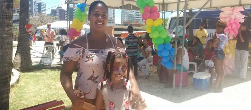 CLUBE DA ALEGRIA ESPECIAL: Fã da TV Aratu pediu para a mãe levá-la ao evento