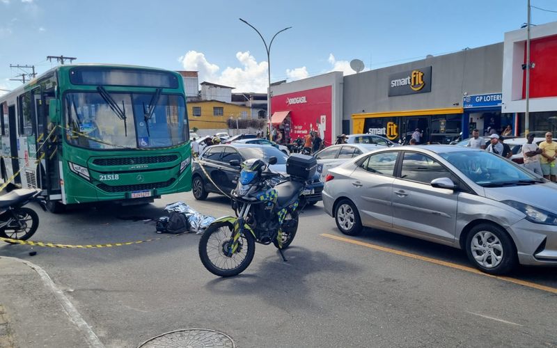 Em 2023, houve 2.665 acidentes de transporte terrestre (ATT) na Bahia. No infográfico da SEI, “ocupantes de outros veículos” (categoria que inclui ciclistas, triciclos e ocupantes de ônibus) representam 7,4% das vítimas fatais de ATT/Foto: Vitor Castro/TV Aratu 
