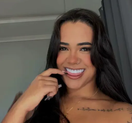 Blogueira baiana reage após ter celular apreendido por policiais “Não vou dar esse gostinho”
